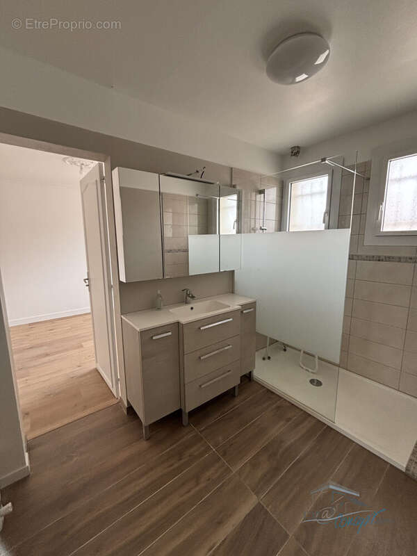 Appartement à LARDY