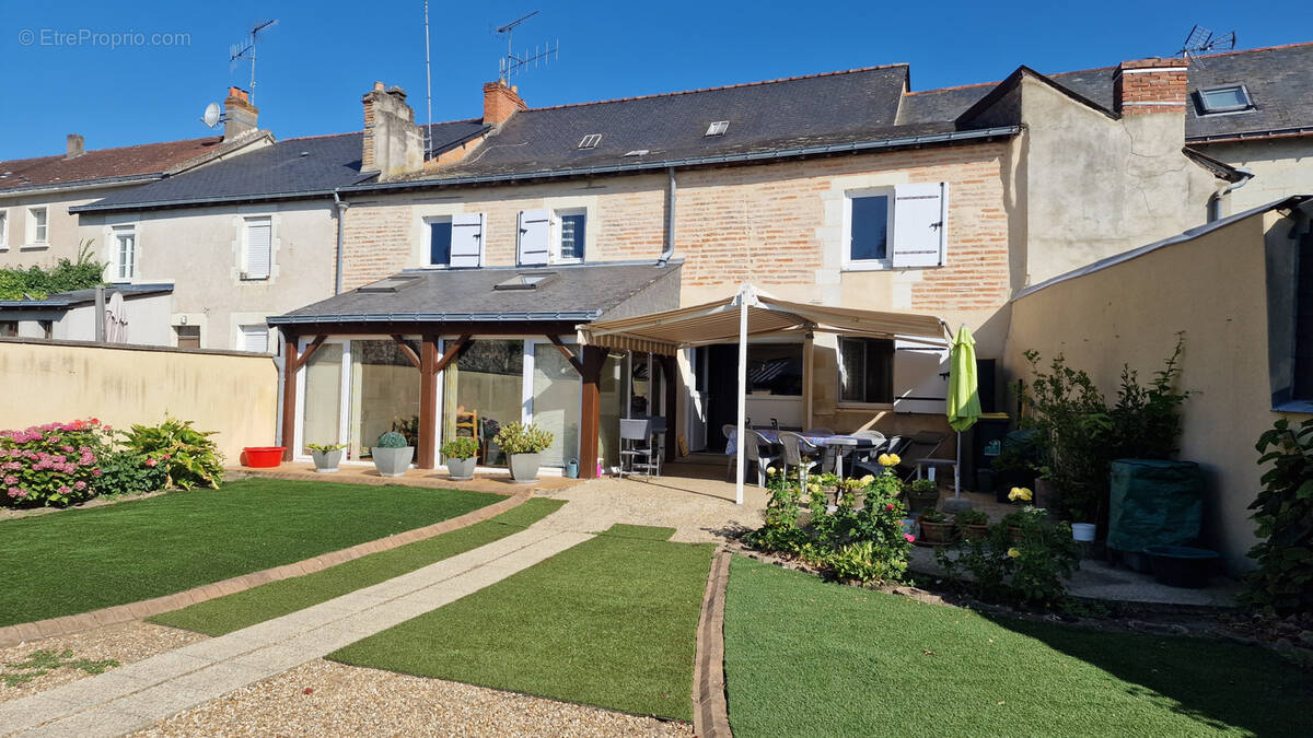 Maison à CHATEAUNEUF-SUR-SARTHE