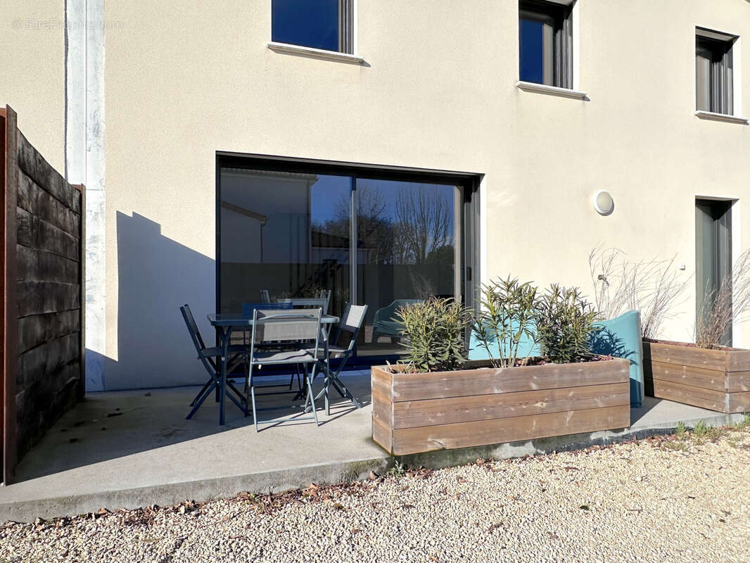 Appartement à MIGNALOUX-BEAUVOIR
