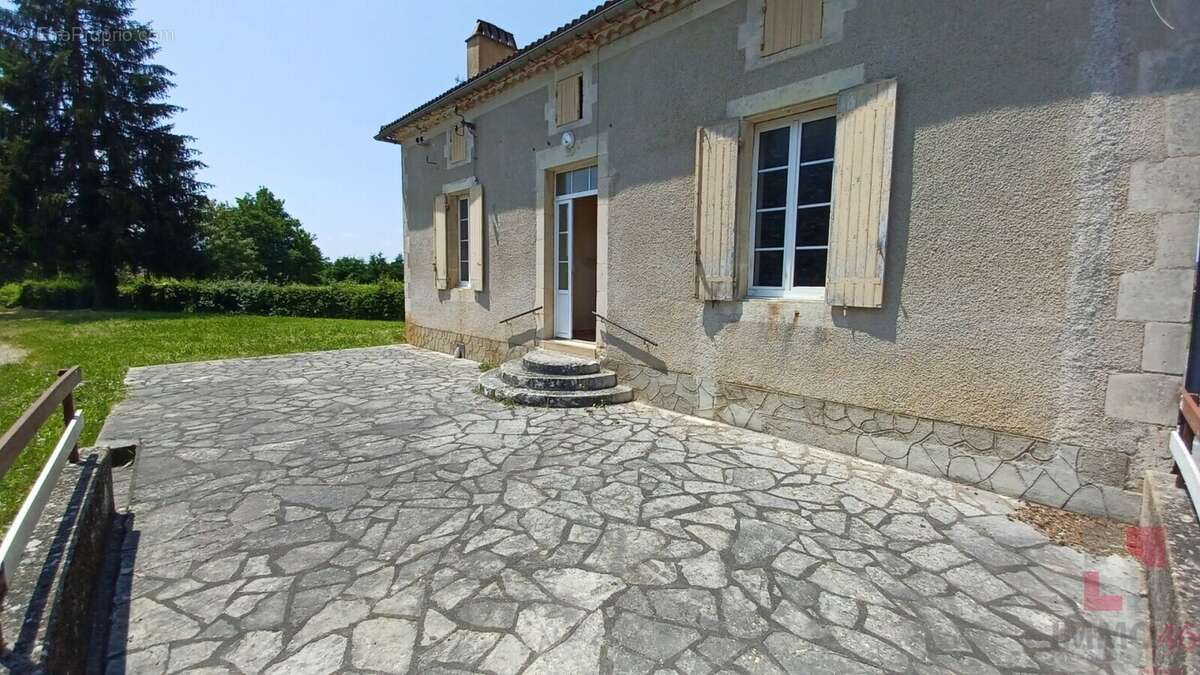 Maison à PRAYSSAC