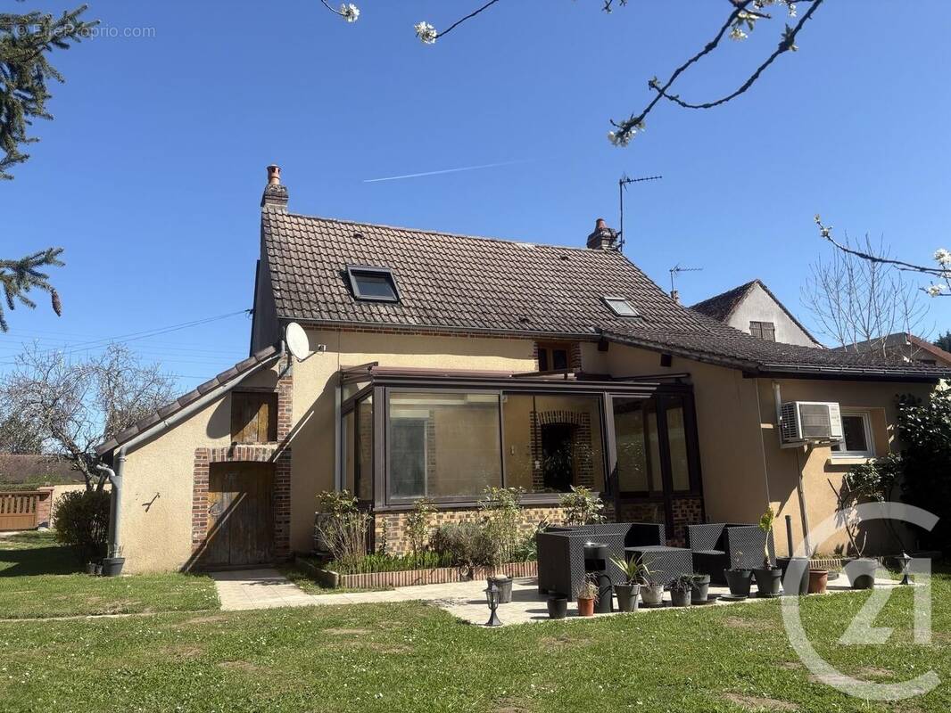 Maison à TOUCY