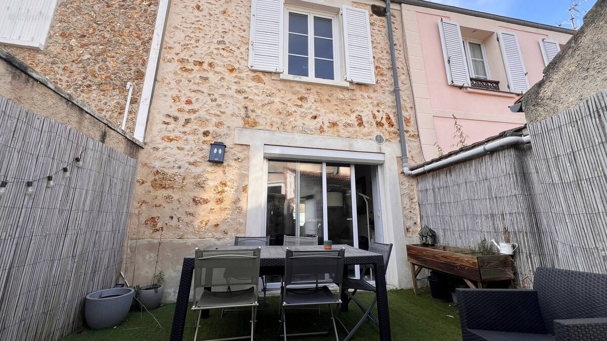 Maison à JOUARS-PONTCHARTRAIN
