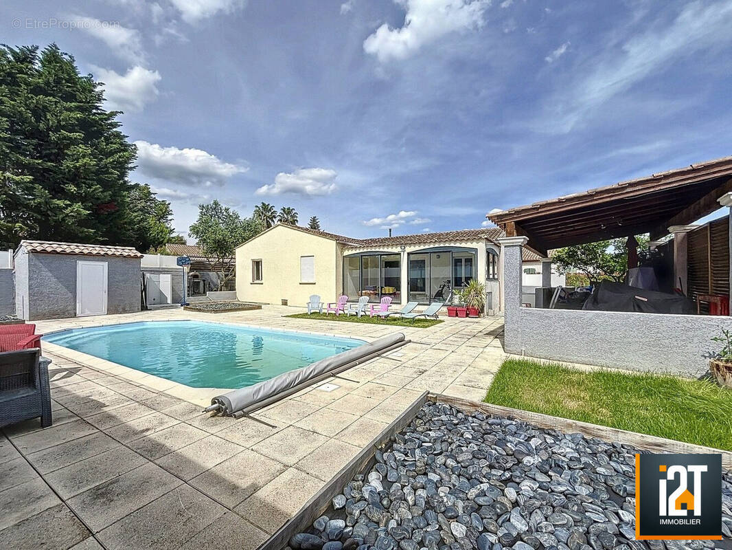 Maison à LA CALMETTE