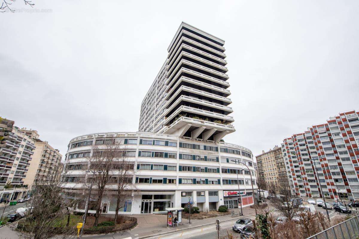Parking à PARIS-15E