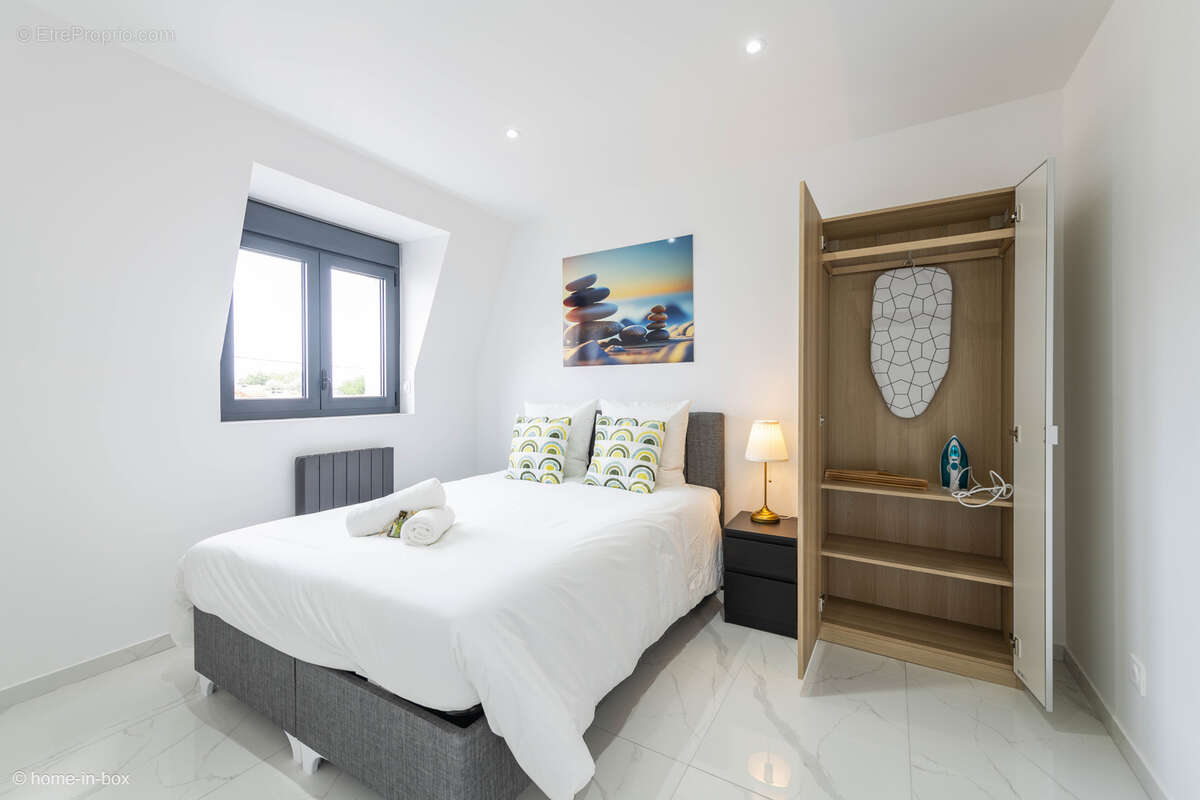 Appartement à PARAY-VIEILLE-POSTE