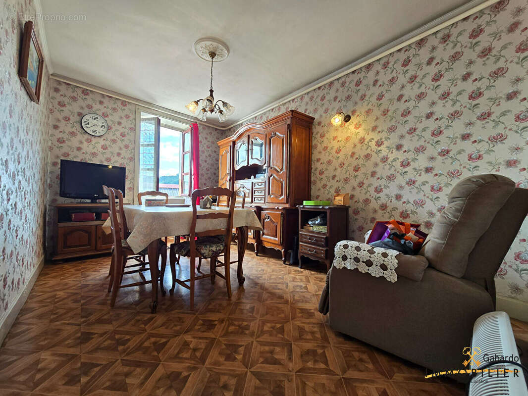 Maison à GRANDRIS