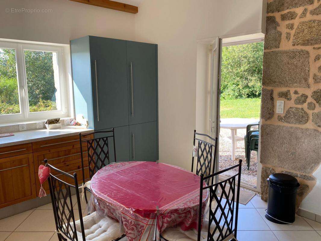 Maison à NOIRETABLE