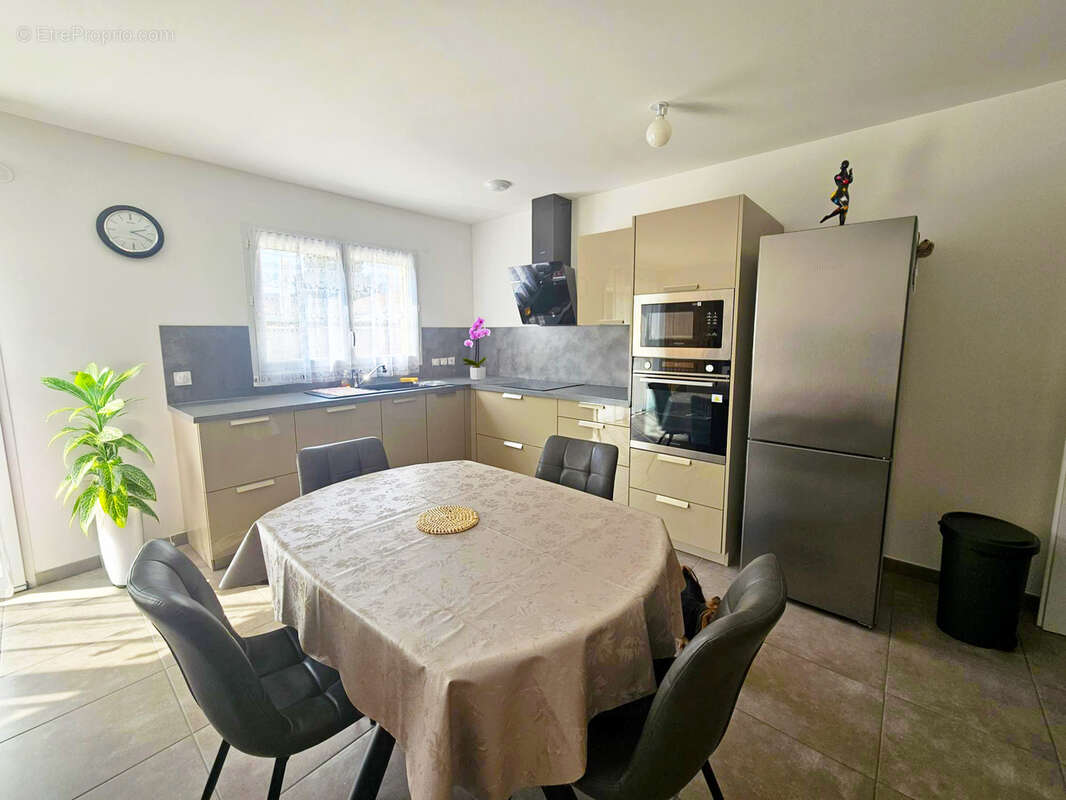 Maison à SABLONS