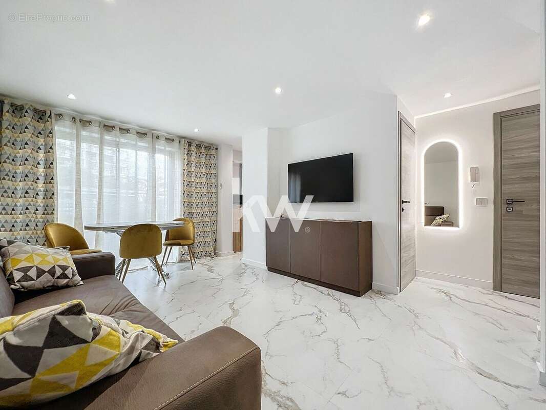 Appartement à VALLAURIS