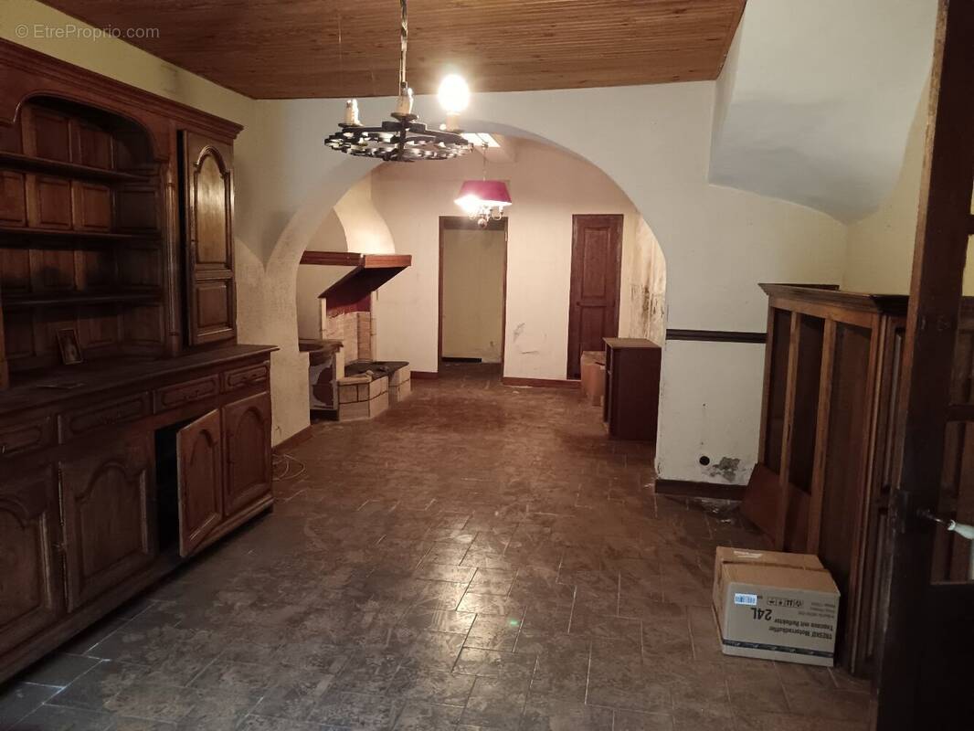 Maison à CREISSAN