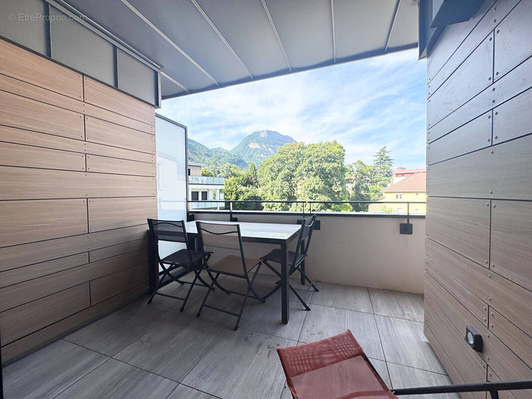 Appartement à LA TRONCHE