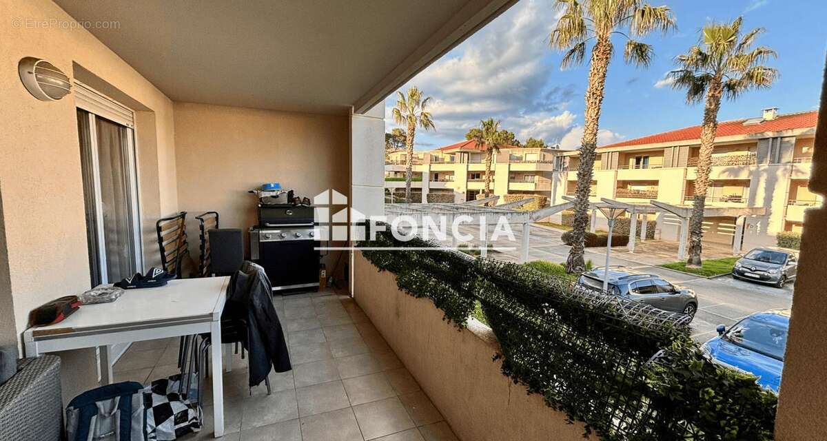 Appartement à ROQUEBRUNE-SUR-ARGENS