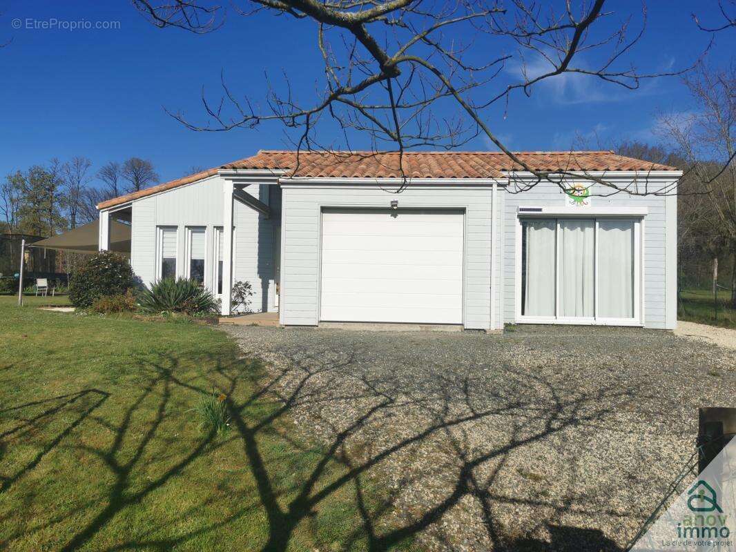 Maison à MERVENT