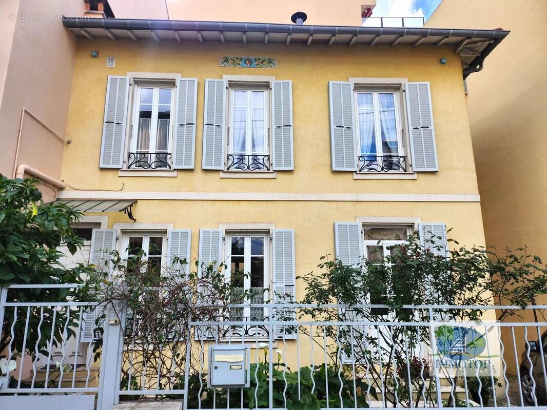 Maison à MENTON