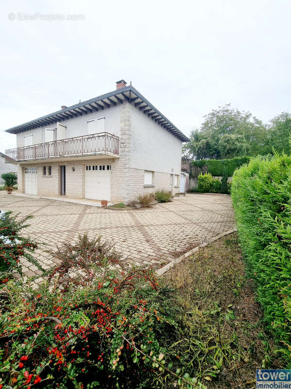 Maison à AYEN