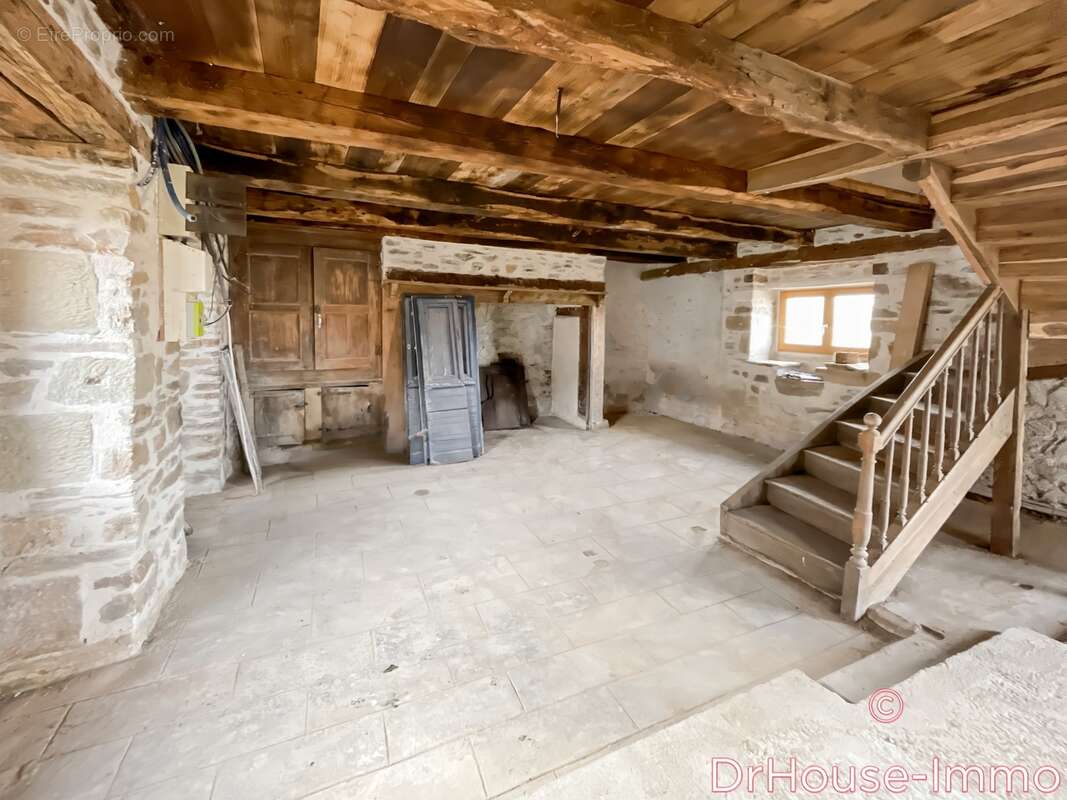 Maison à NEUVILLE