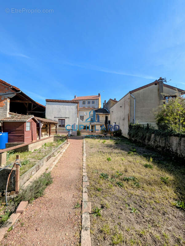 Maison à CHARLIEU