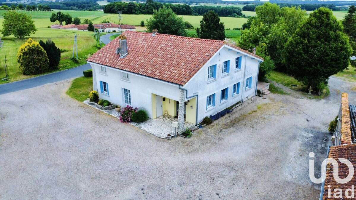 Photo 1 - Maison à BERNEUIL