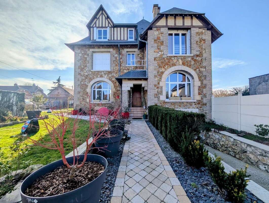 Maison à CHOISY-AU-BAC