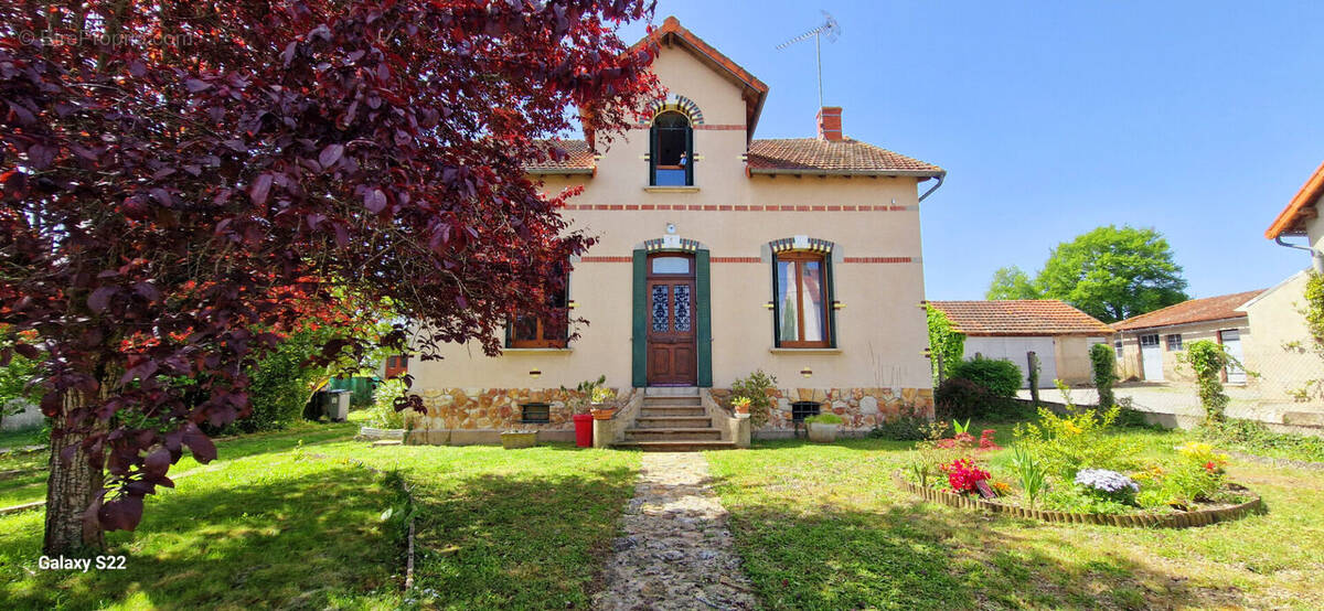 Maison à BEZENET