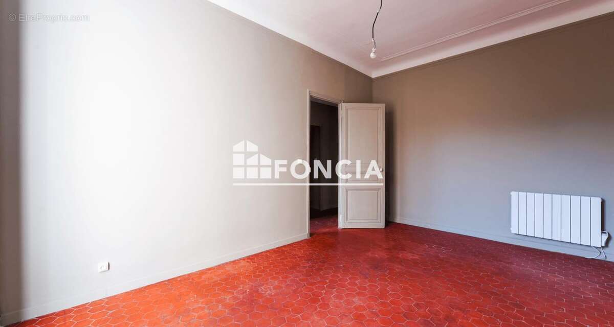 Appartement à MARSEILLE-1E