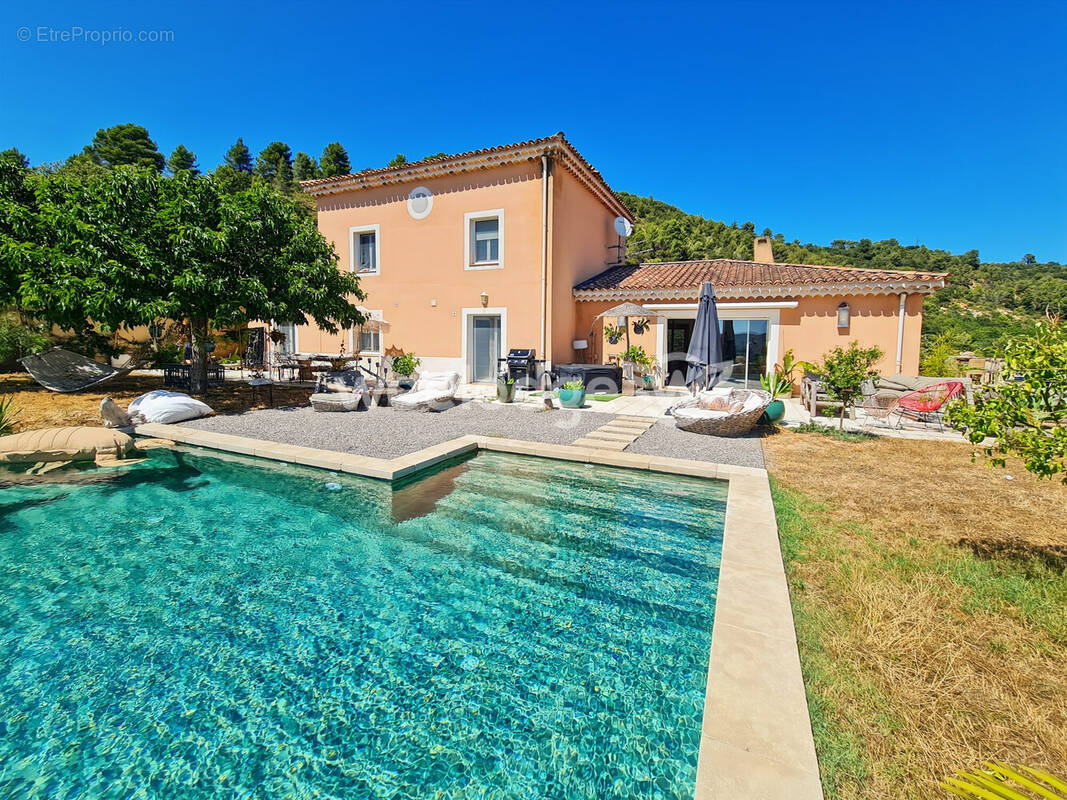 Maison à GREOUX-LES-BAINS