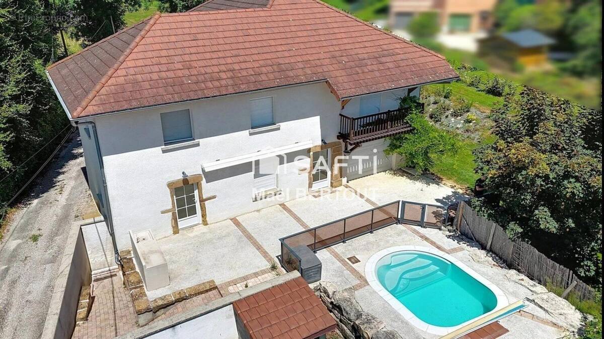 Photo 1 - Maison à SAINT-GENIX-SUR-GUIERS