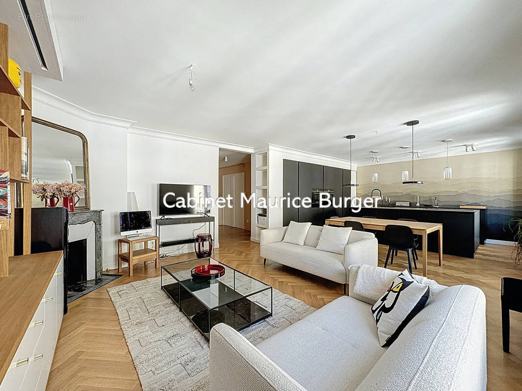 Appartement à PARIS-7E