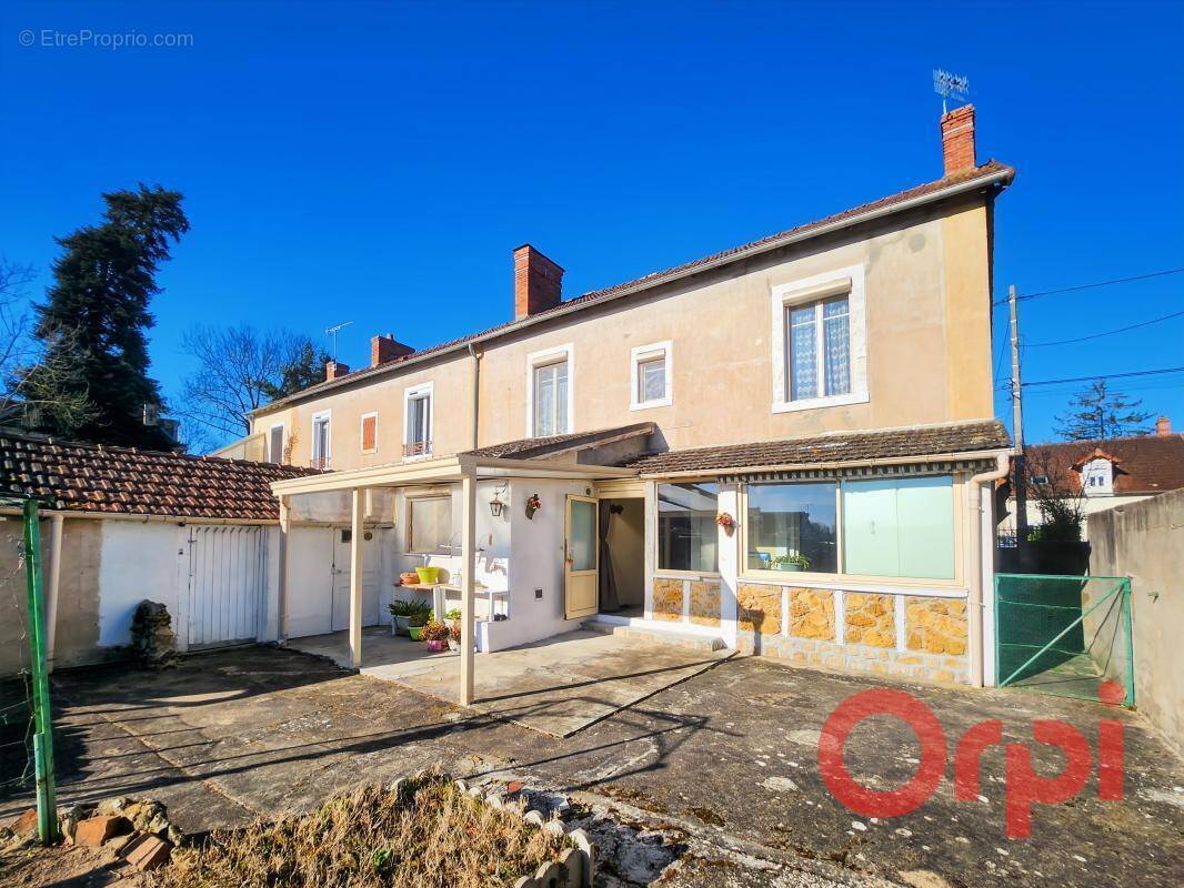 Maison à SAINT-AMAND-MONTROND