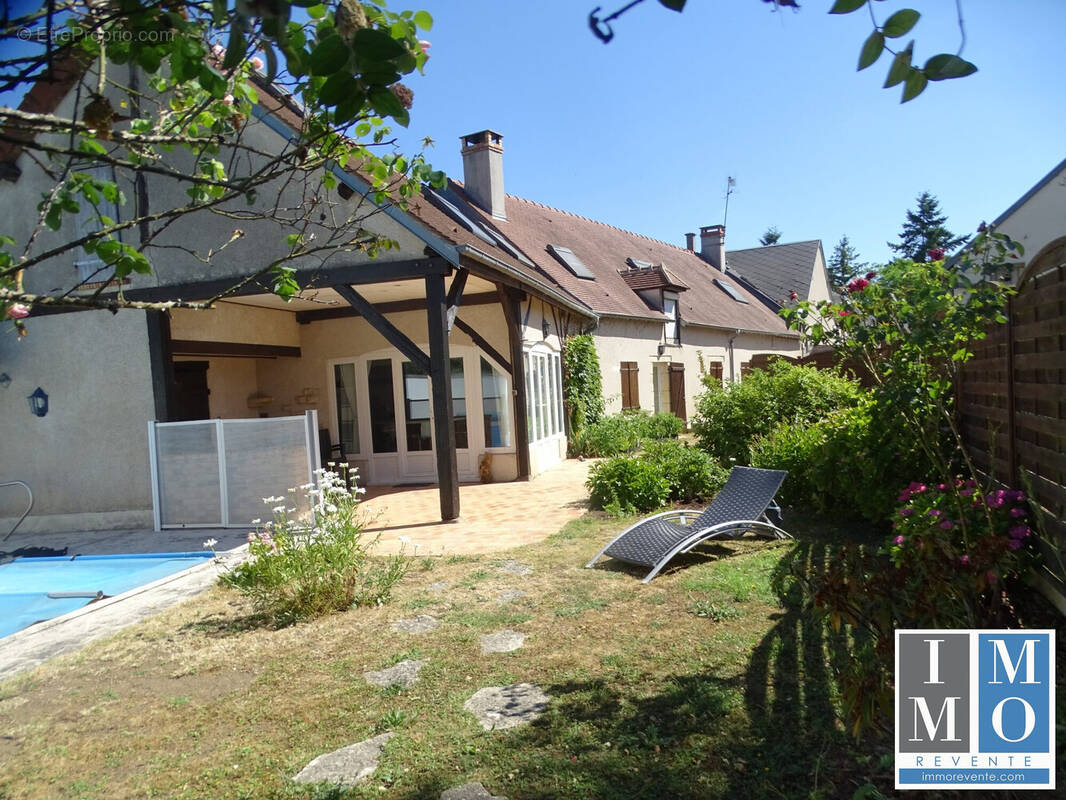 Maison à PLAIMPIED-GIVAUDINS