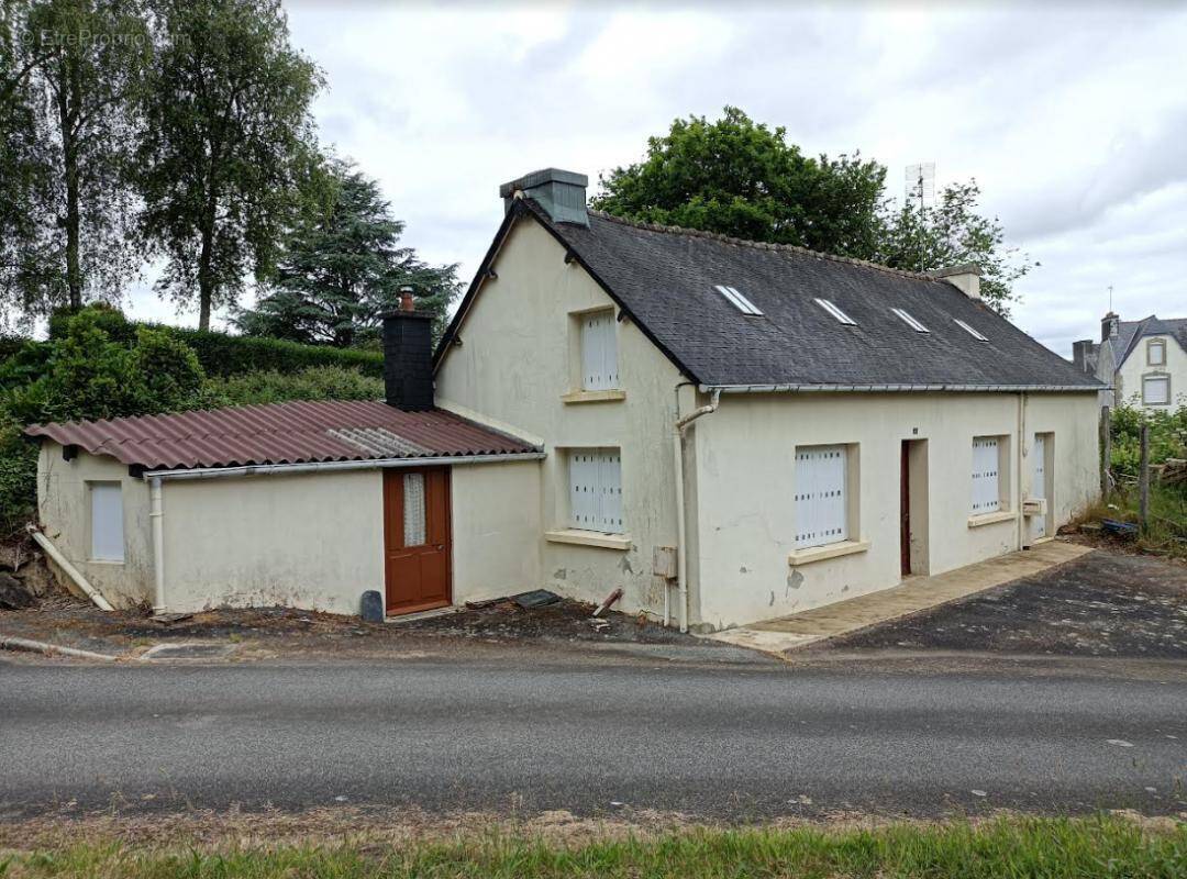 Maison à LANDELEAU