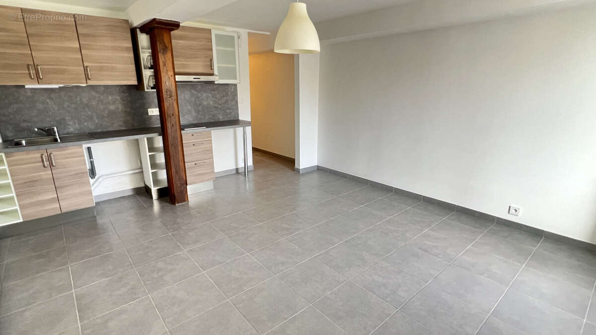 Appartement à LA FERTE-ALAIS