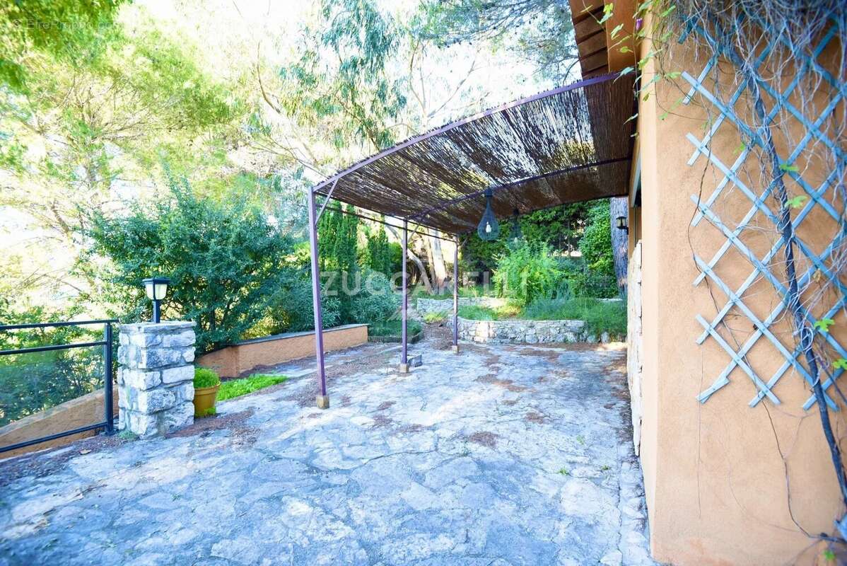 Maison à COLOMARS