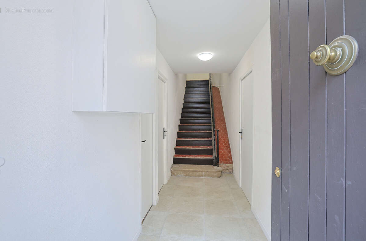 Appartement à SOLLIES-PONT