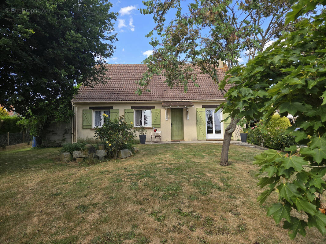 Maison à DAMMARTIN-EN-SERVE