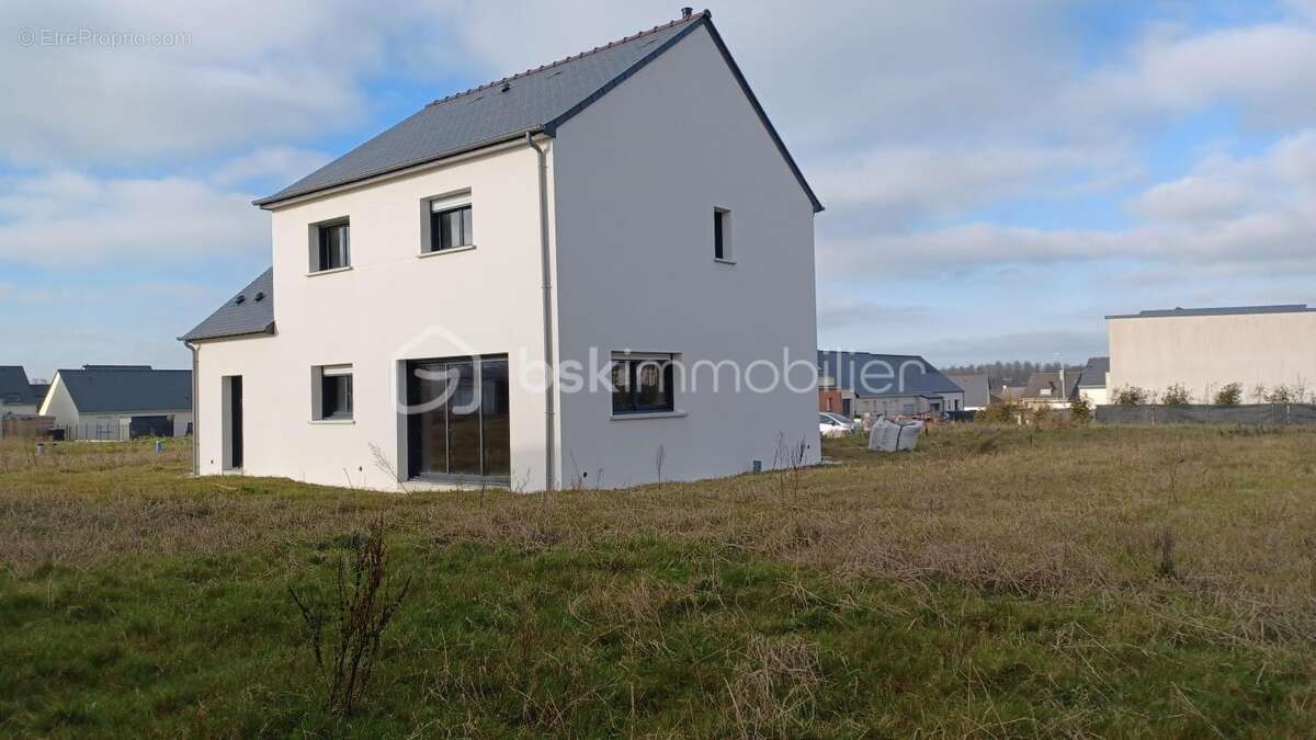 Maison à VAL-D&#039;IZE