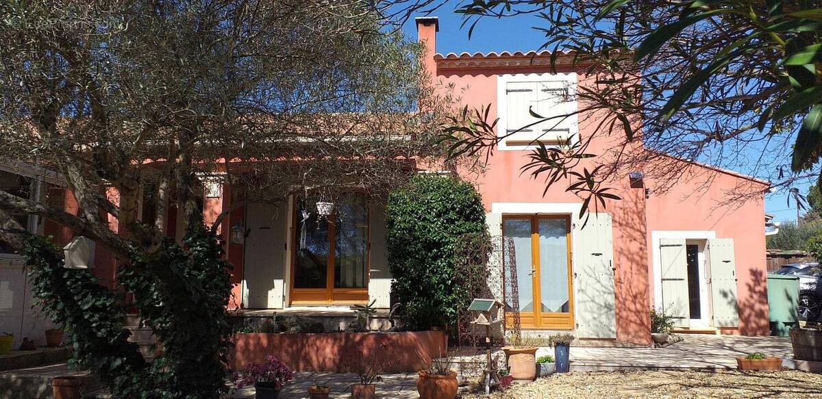 Photo 1 - Maison à MONTBAZIN