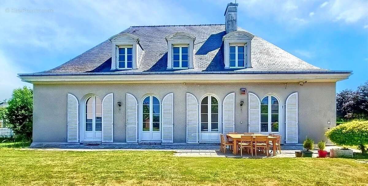 Maison à VERN-SUR-SEICHE