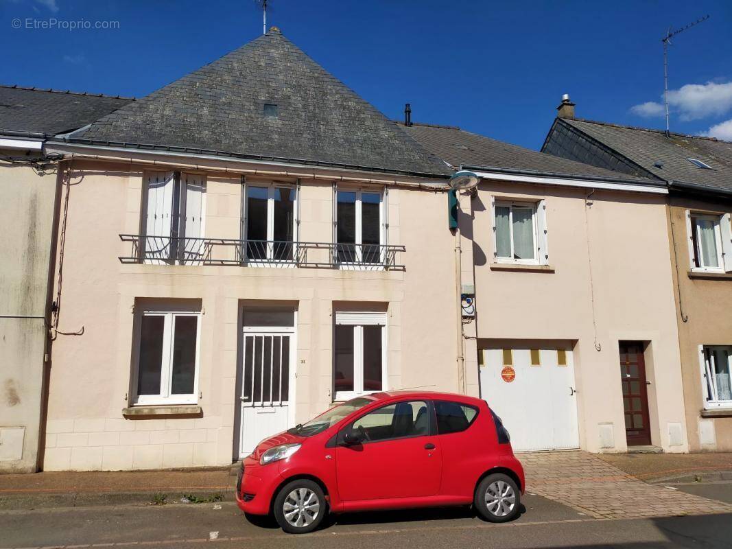 Maison à VILLAINES-LA-JUHEL
