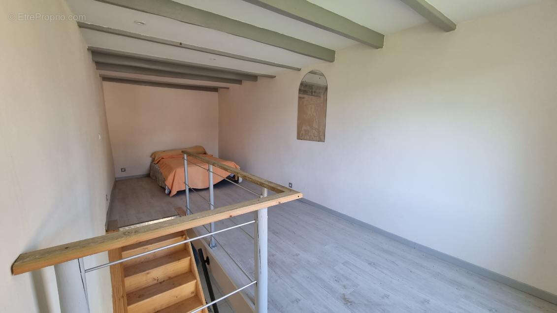 Maison à CHATEL-MONTAGNE