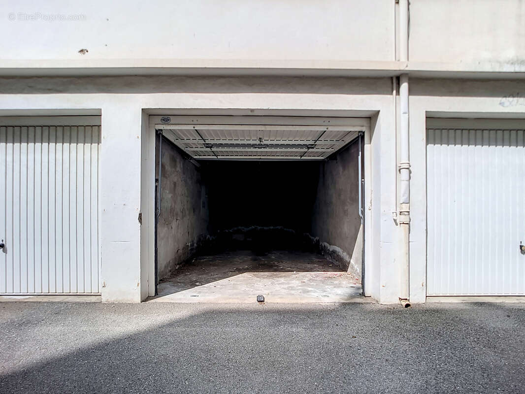 Parking à CANNES