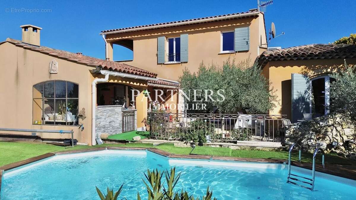 Maison à MEYRARGUES