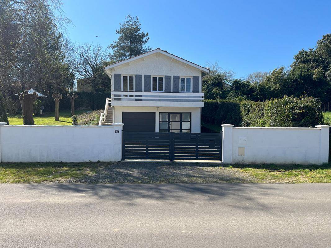 Maison à CURZON