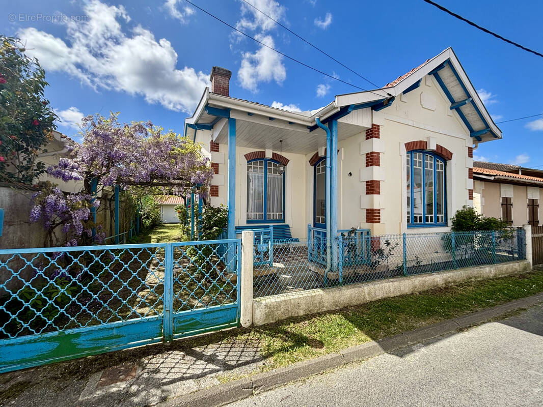 Maison à ARES