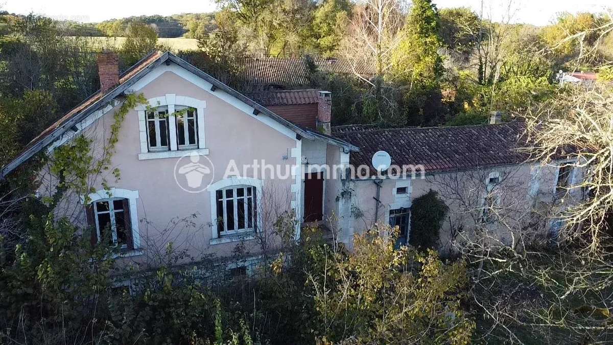 Maison à SAINT-ASTIER