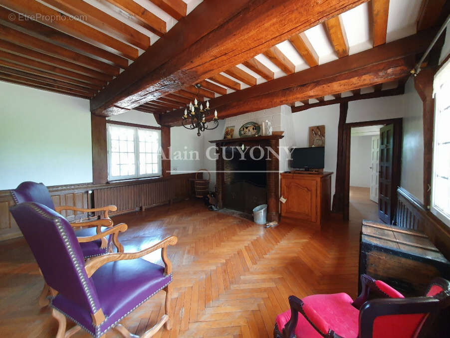 Maison à PONT-L&#039;EVEQUE