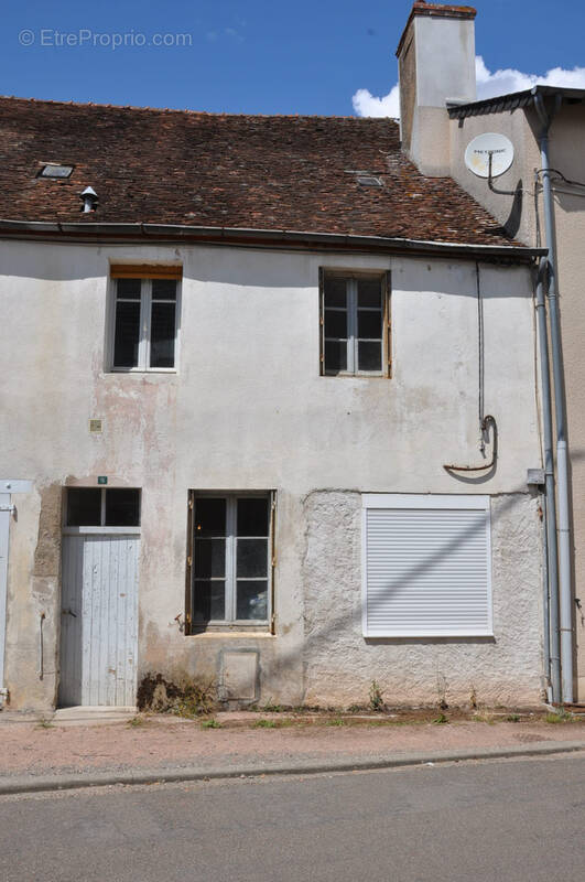 Maison à LE DONJON