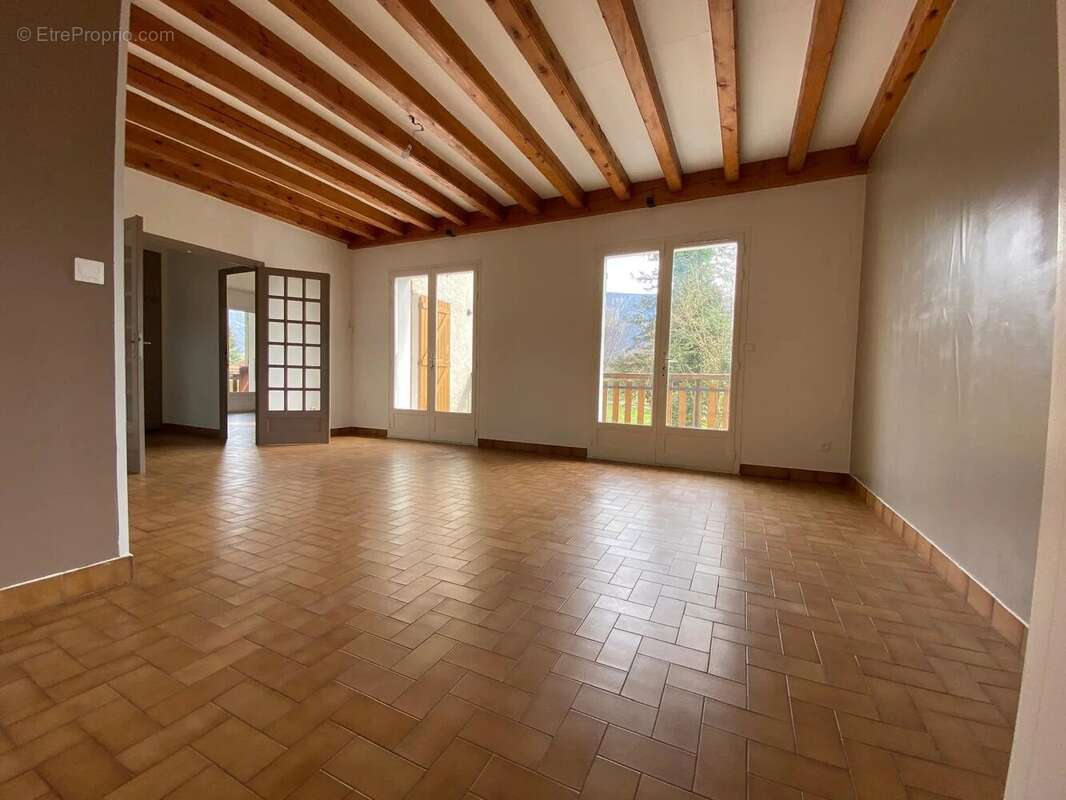 Maison à MOIRANS