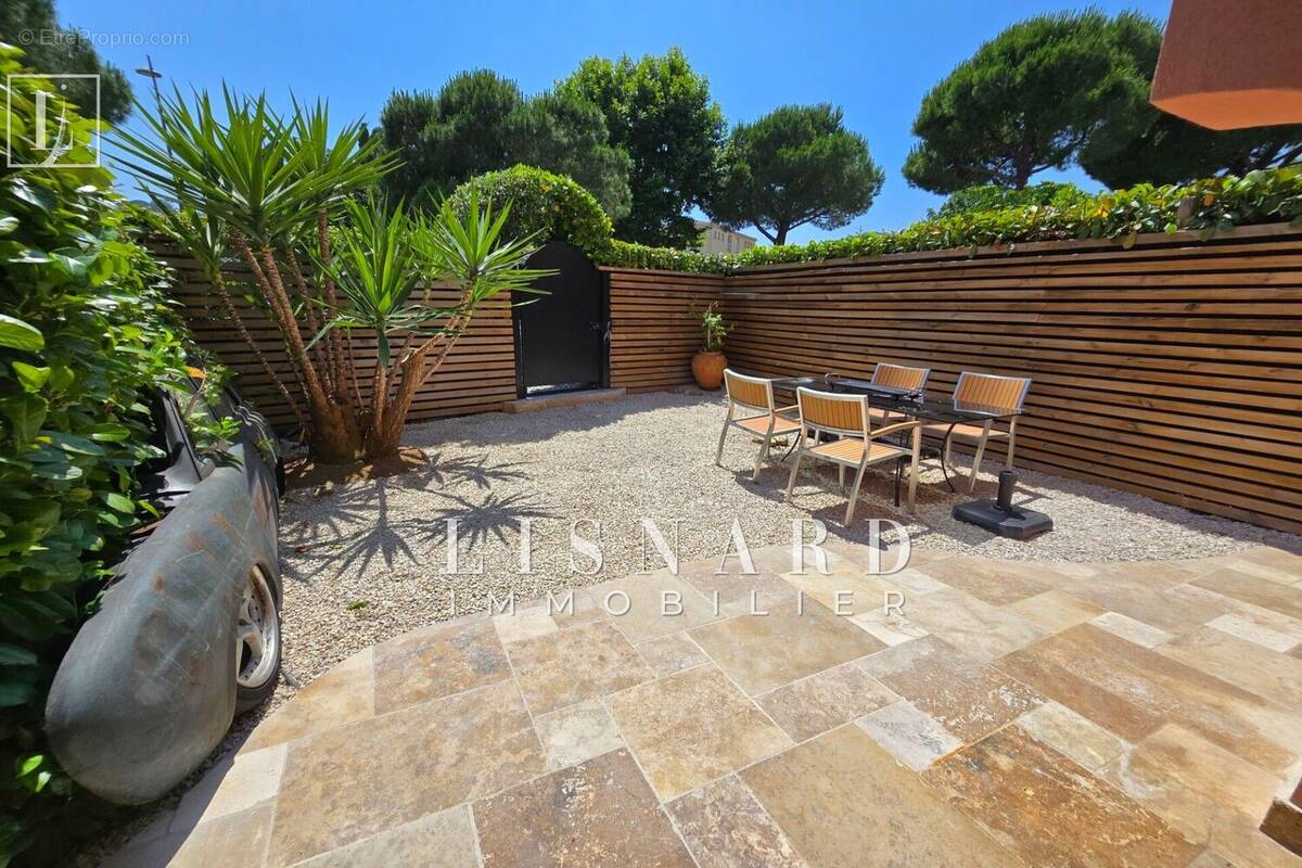 Appartement à VALLAURIS