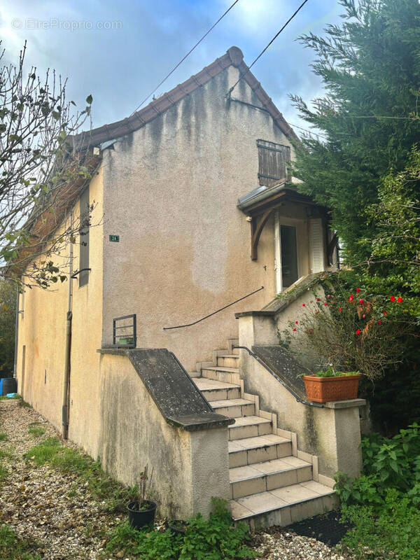 Maison à SAINT-BERAIN-SUR-DHEUNE
